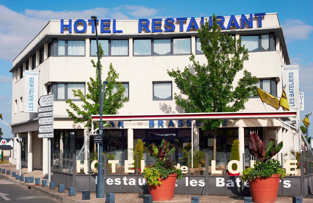 Hotel De Loire Et Restaurant Les Bateliers Trelaze Exterior foto